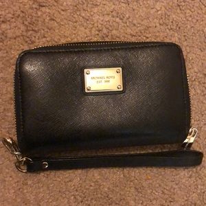 Michael Kors Black Zip Around Wallet/Wrislet